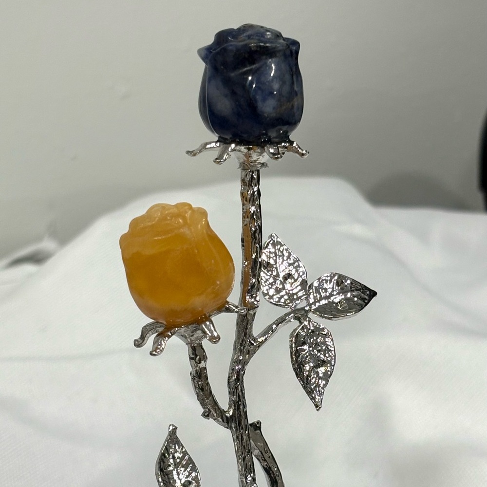 Sodalite and Yellow Calcite Roses
